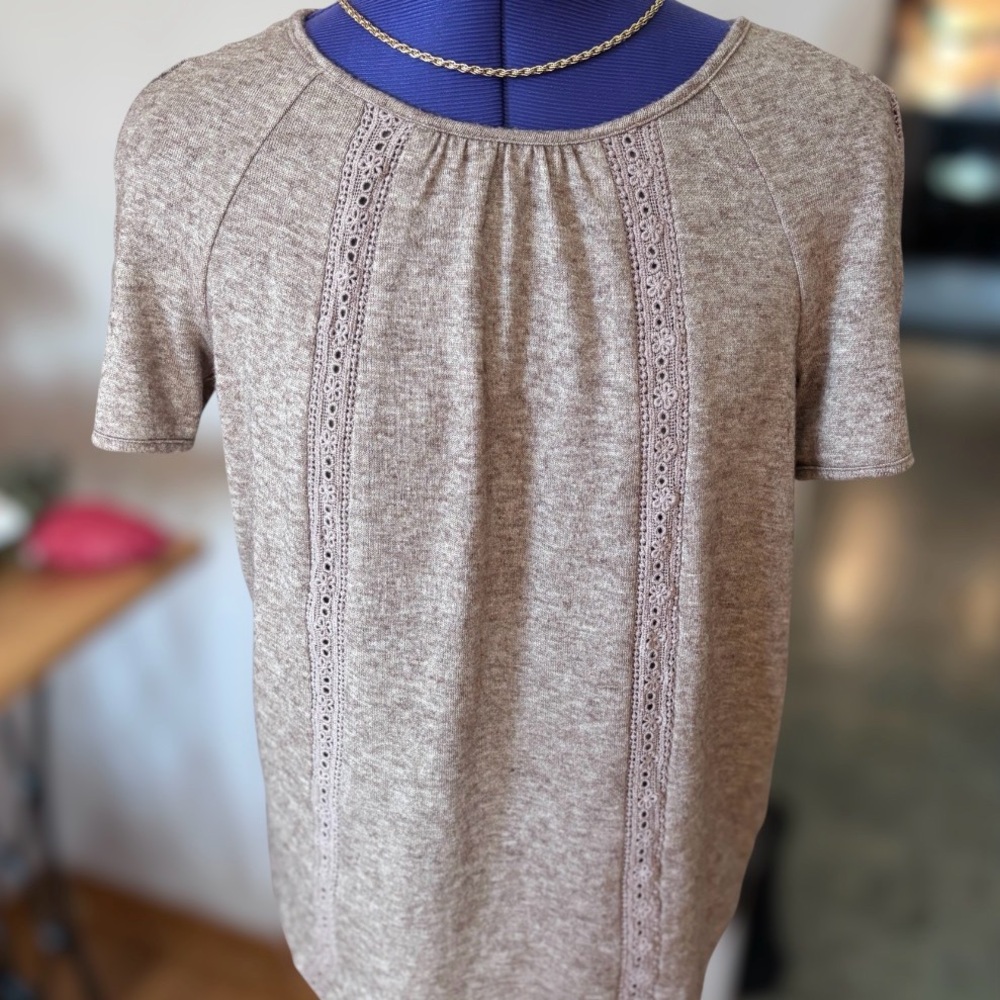 Daniel Rainn Top Short Sleeve Lace Detail Mauve Pink Small